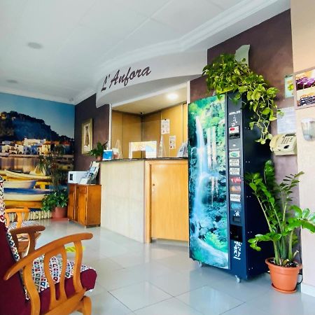 Hostal L'Anfora Денія Екстер'єр фото