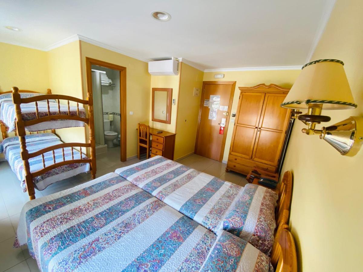 Hostal L'Anfora Денія Екстер'єр фото
