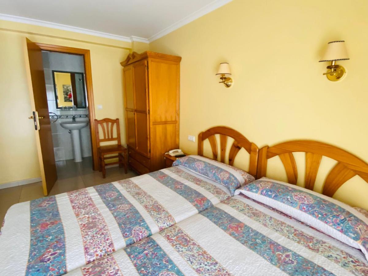 Hostal L'Anfora Денія Екстер'єр фото